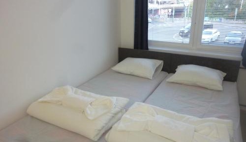 Apartment With Shared Bathroom