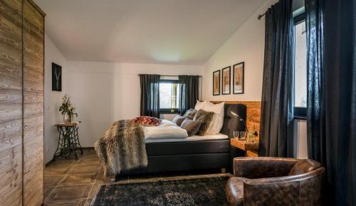 Apartment with Mountain View