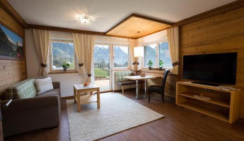 One-Bedroom Apartment with Terrace