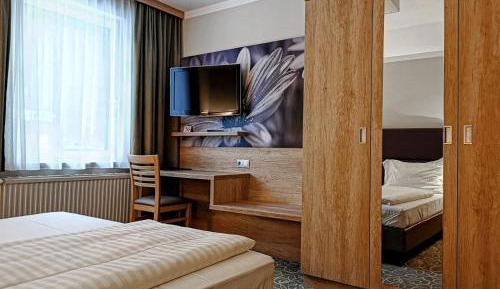 Double Room (1 Adult)