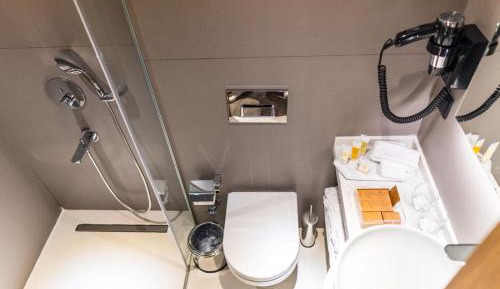 Single Room with No Window