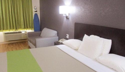 King Room - Disability Access - Non-Smoking