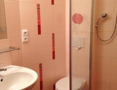 Family Room (2 Adults + 2 Children)