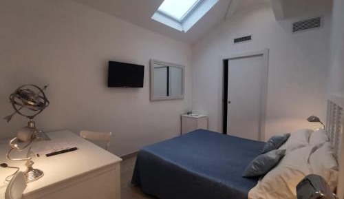 Double or Twin Room with Shower