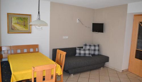 Two-Bedroom Apartment (4 Adults) with Terrace