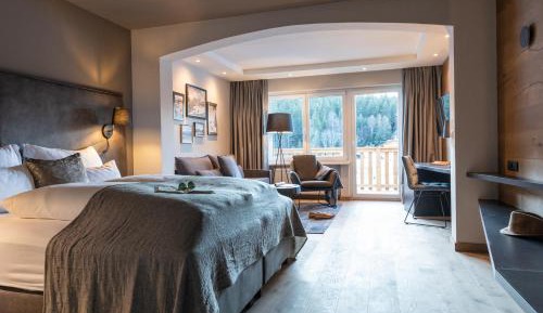 Junior Suite with Balcony