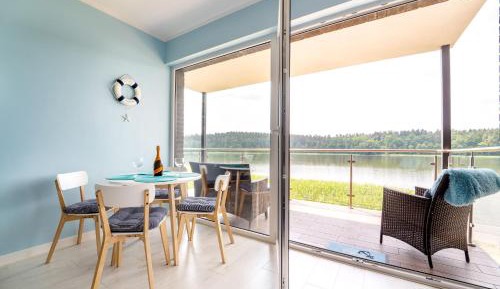 Apartment with Lake View