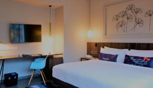 King Room with 15% discount on F&B and Spa 