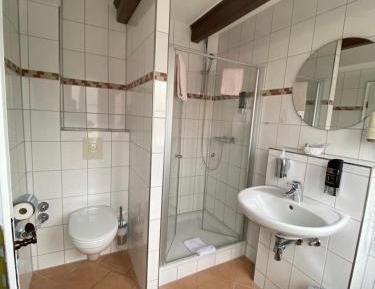 Double or Twin Room with Shower