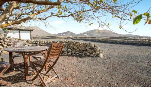 Superior One-Bedroom Apartment