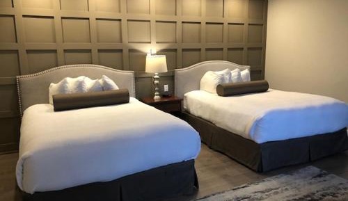 Deluxe Queen Room with Two Queen Beds