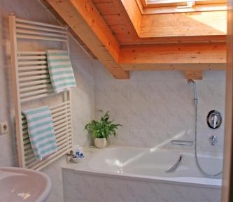 One-Bedroom Apartment (2 - 5 Adults)