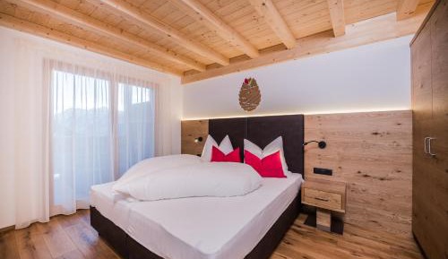 Apartment with Mountain View