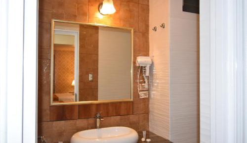  Superior Suite with City View