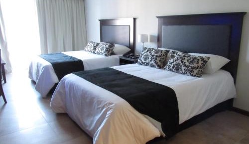 Double Suite with Two Double Beds - Non-Smoking