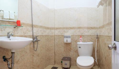 Twin Room with Private Bathroom