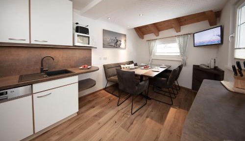 Three-Bedroom Apartment with Balcony