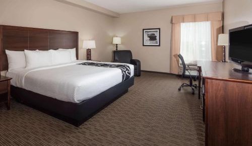 King Room with Mobility/Hearing Impaired Access - Non-Smoking