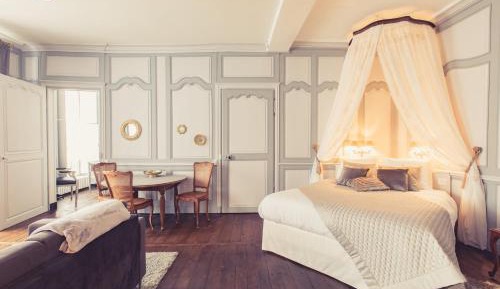 Suite with City View