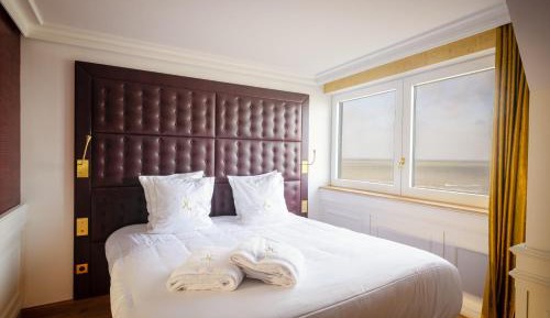 Deluxe Suite with Sea View