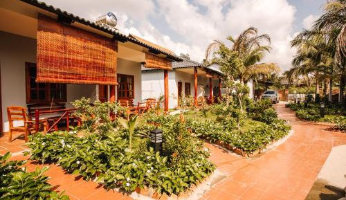 Family Room with Garden View