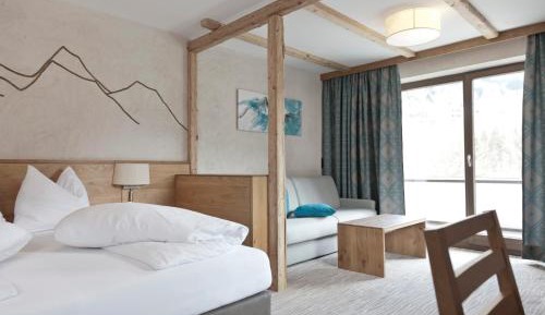 Junior Suite with Mountain View