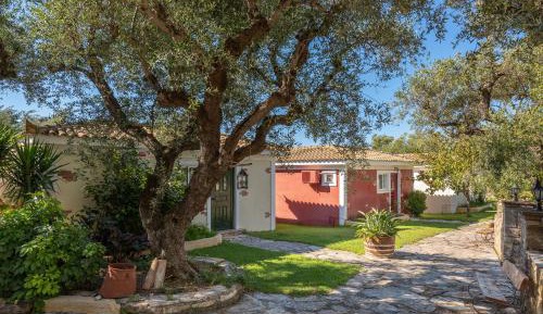 Cottage (2-4 Adults)