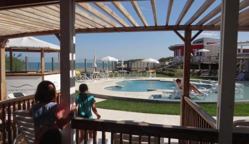 Apartment with Pool View 