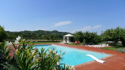 Gypsy Caravan with Garden View