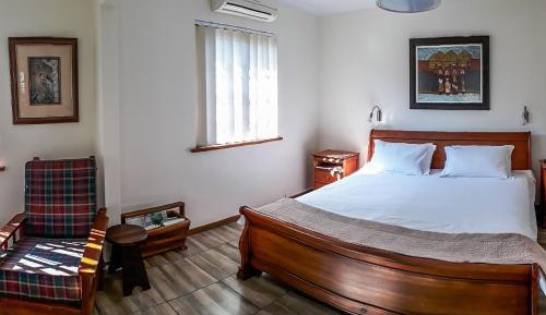 Deluxe King and Garden Cottage