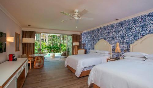 Junior Suite with Pool View