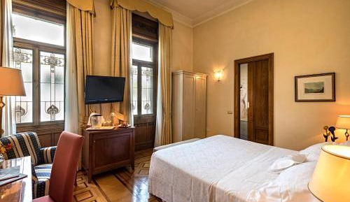 Classic Double Room with Garden View