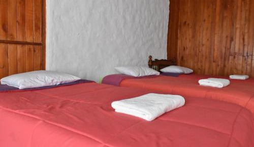 Basic Triple Room with Shared Bathroom