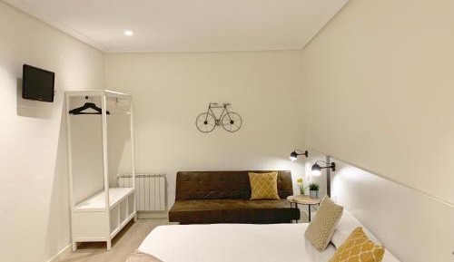 Deluxe Room with Private Bathroom