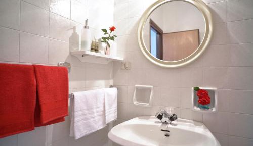 Single Room with Mountain View