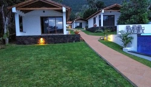 Bungalow - Water Front 