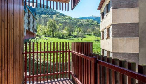 Apartment with Pool View 