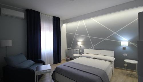 Apartment with Mountain View