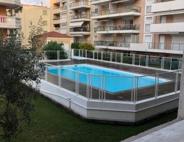 Apartment with Pool View 