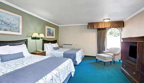 Queen Room with Two Queen Beds - Non-Smoking