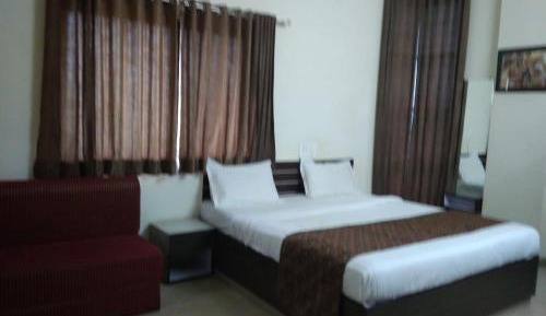 Deluxe Double Room - Non AC