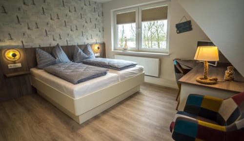 Double Room on upper floor in Annex at the lake