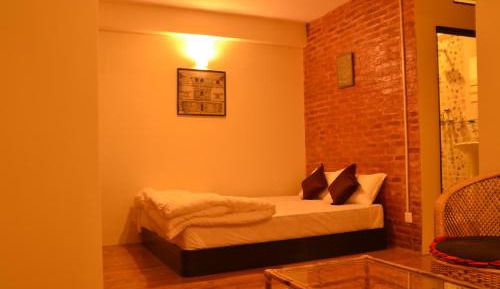 Family Room with Garden View