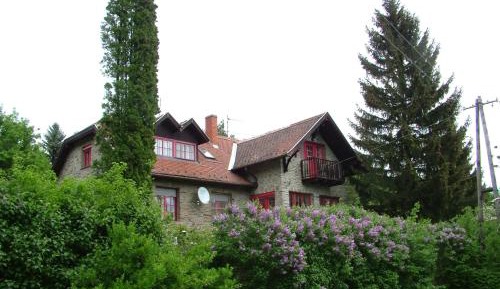 Suite with Mountain View