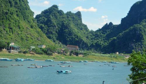Family Room with Garden View