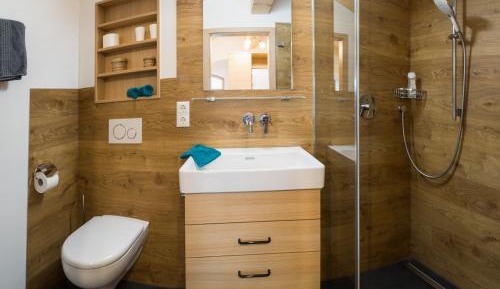 Double or Twin Room with Shower