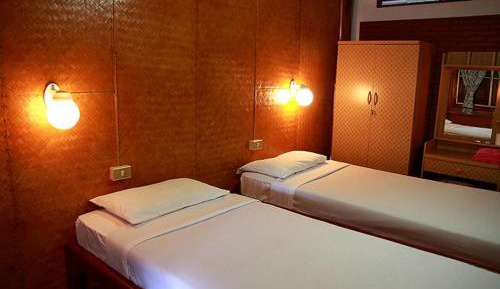 Single Room with Shared Shower and Toilet