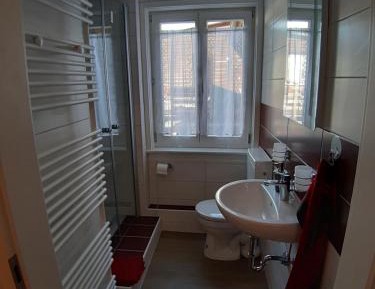 Twin Room with Shower