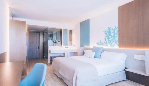 Double or Twin Room with Side Sea View