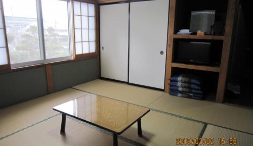 Economy Triple Room with Shared Bathroom